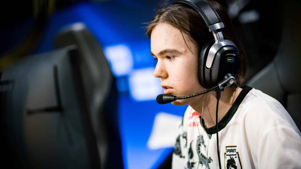 Go Pro CS2, Esports Contracts